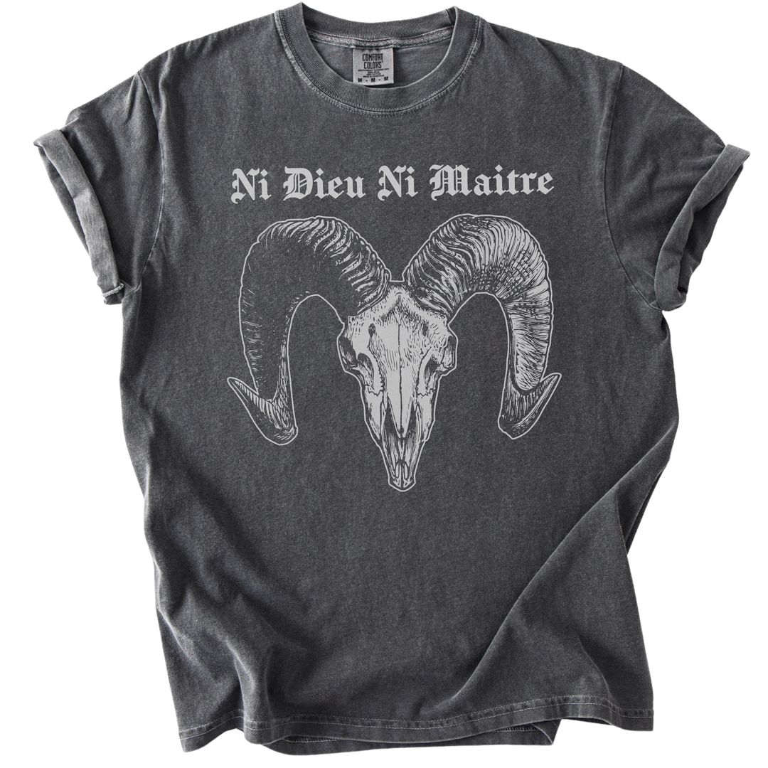 Ni Dieu Ni Maitre Ram Skull Tee