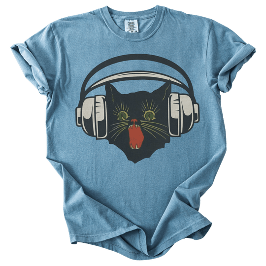 Retro Scaredy Headphones Cat Tee - The Rogue Petal Co. - T-Shirt